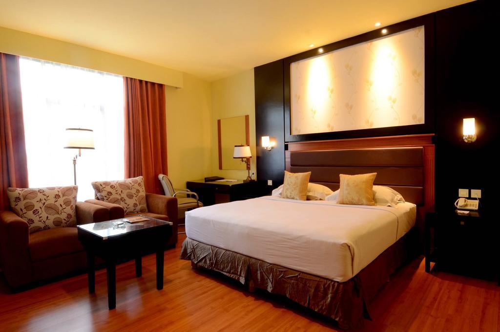 Sari Ater Kamboti Hotel Бандунг Екстер'єр фото
